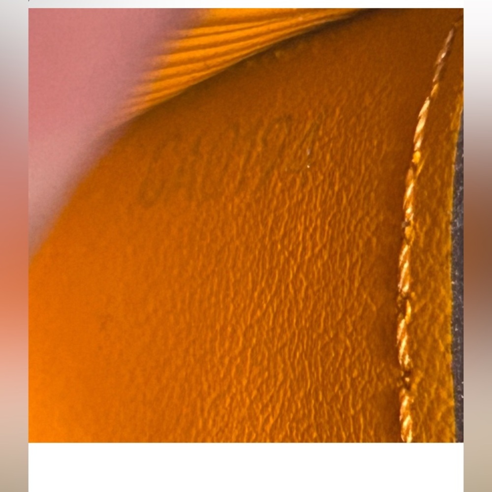 Louis Vuitton™ Yellow Wallet | Vintage - Picture 3 of 11